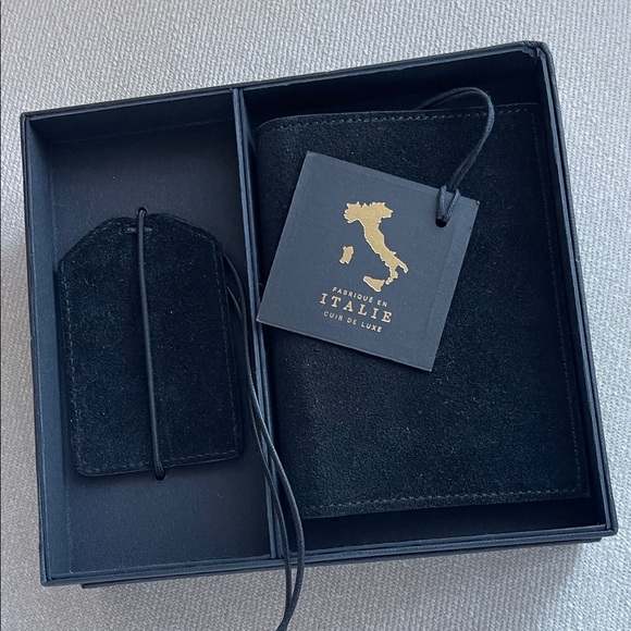 D autore Other - GENUINE SUEDE PASSPORT FOLIO wTAG